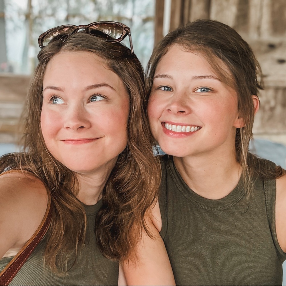 Meet your Posher, Elise